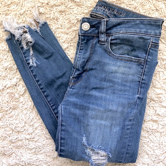 American Eagle Outfitters distressed high rise - Picture 1 of 5